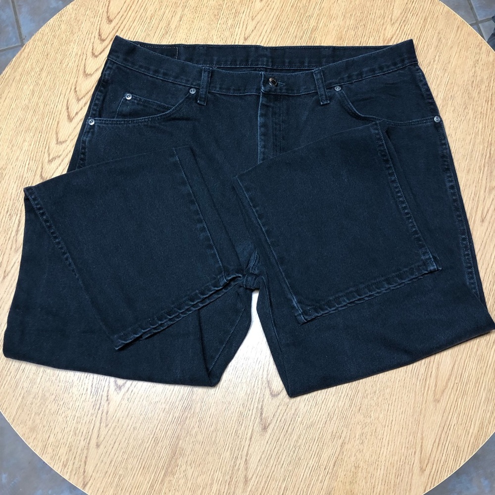 👖Wrangler Men’s Regular Fit Black Jeans 38”x 32”